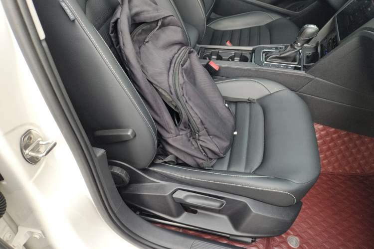 Used Volkswagen Lamando 2021 280TSI DSG Comfort Edition Right Front Seat