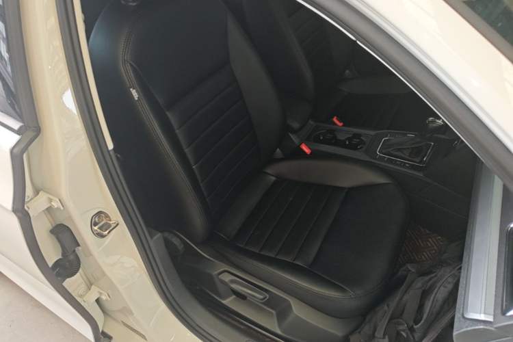 Used Volkswagen Lamando 2021 230TSI DSG Fashion Edition Right Front Seat