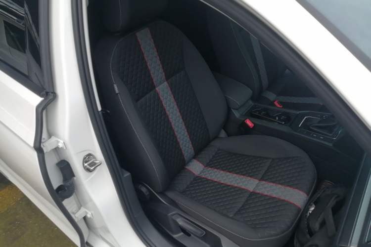 Used Volkswagen Lamando 2021 230TSI DSG Fashion Edition Right Front Seat