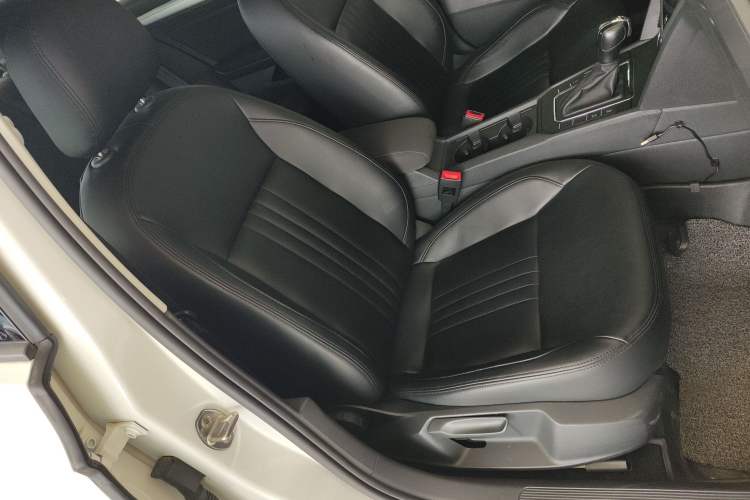 Used Volkswagen Lamando 2021 230TSI DSG Fashion Edition Right Front Seat