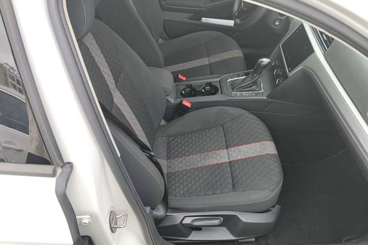 Used Volkswagen Lamando 2021 230TSI DSG Fashion Edition Right Front Seat