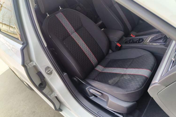 Used Volkswagen Lamando 2021 230TSI DSG Fashion Edition Right Front Seat