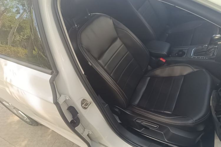 Used Volkswagen Lamando 2021 230TSI DSG Fashion Edition Right Front Seat