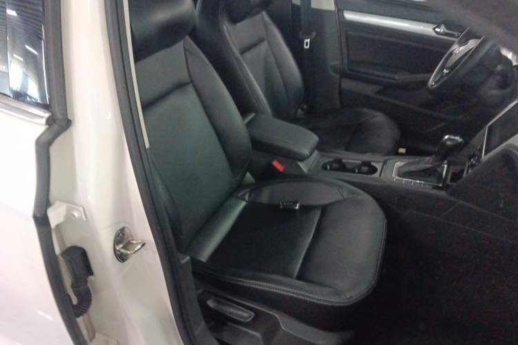 Used Volkswagen Lamando 2021 230TSI DSG Fashion Edition Right Front Seat