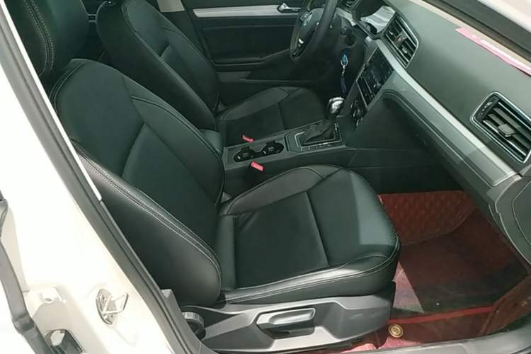 Used Volkswagen Lamando 2021 230TSI DSG Fashion Edition Right Front Seat