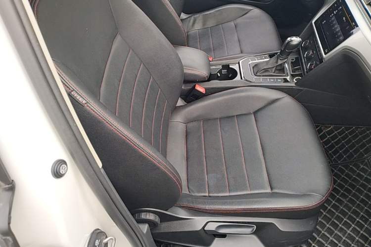 Used Volkswagen Lamando 2021 230TSI DSG Fashion Edition Right Front Seat