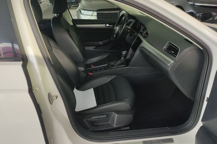 Used Volkswagen Lamando 2021 280TSI DSG Comfort Edition Right Front Seat