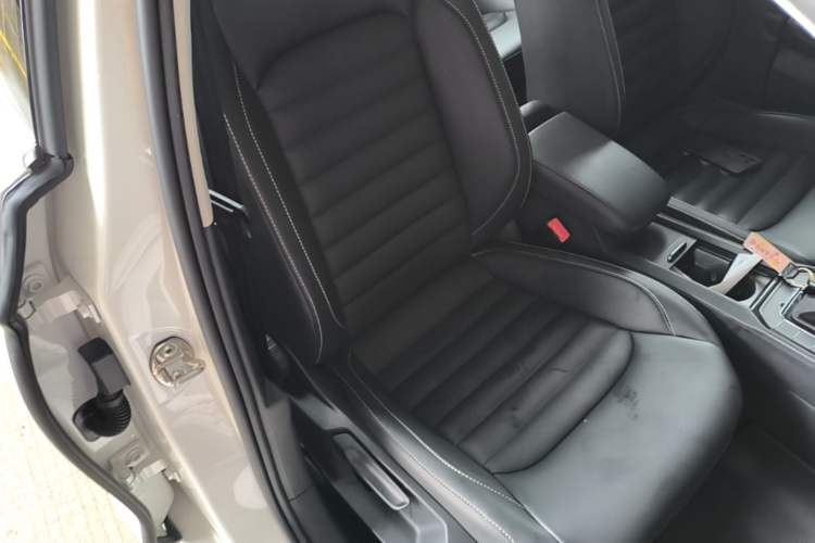 Used Volkswagen Lamando 2021 280TSI DSG Comfort Edition Right Front Seat