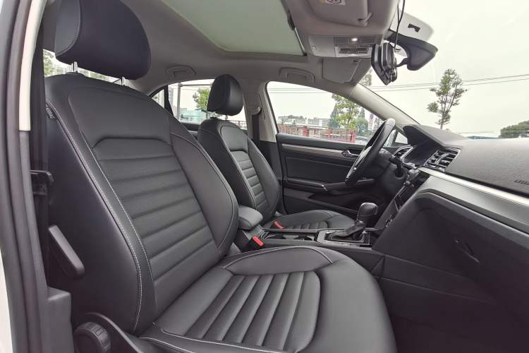 Used Volkswagen Lamando 2021 280TSI DSG Comfort Edition Right Front Seat