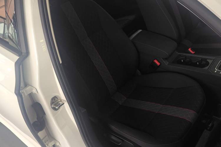 Used Volkswagen Lamando 2021 230TSI DSG Fashion Edition Right Front Seat