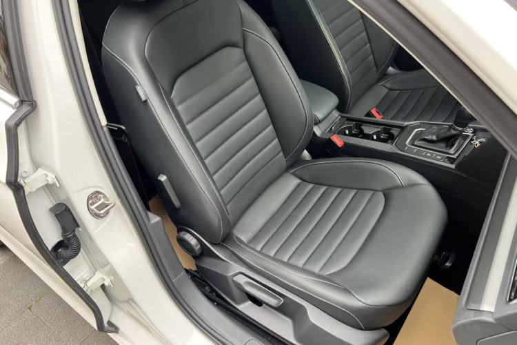 Used Volkswagen Lamando 2021 280TSI DSG Comfort Edition Right Front Seat