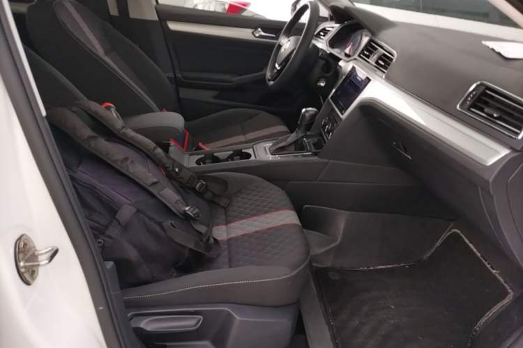 Used Volkswagen Lamando 2021 230TSI DSG Fashion Edition Right Front Seat