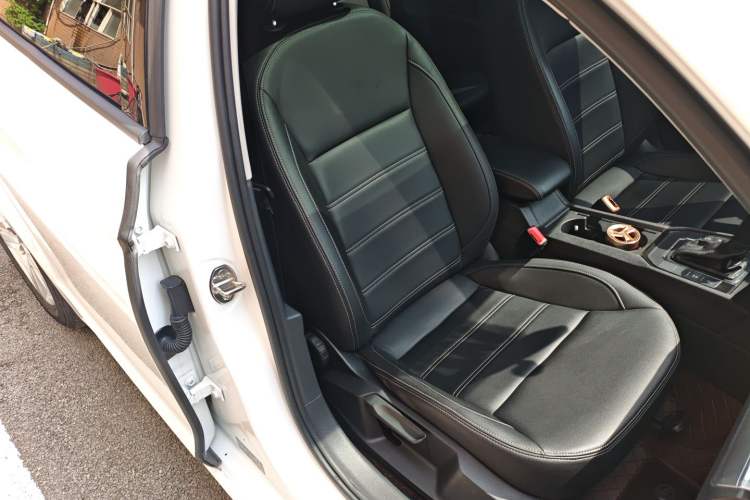 Used Volkswagen Lamando 2021 230TSI DSG Fashion Edition Right Front Seat