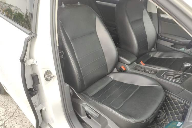 Used Volkswagen Lamando 2021 230TSI DSG Fashion Edition Right Front Seat