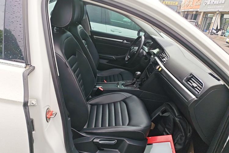 Used Volkswagen Lamando 2021 280TSI DSG Comfort Edition Right Front Seat