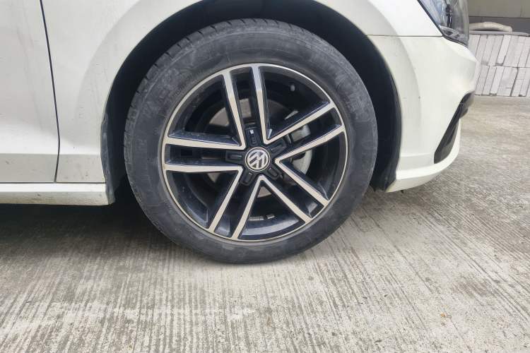 Used Volkswagen Lamando 2021 Revised Version 280TSI DSG Comfort Edition Right Front Wheel Hub