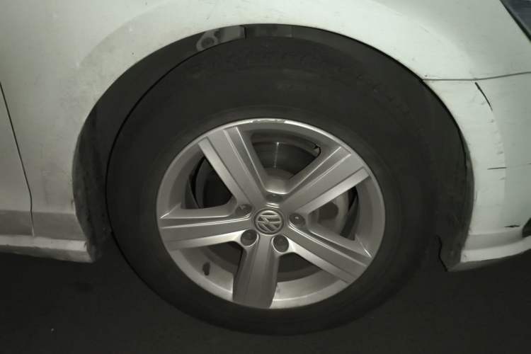 Used Volkswagen Lamando 2021 230TSI DSG Fashion Edition Right Front Wheel Hub