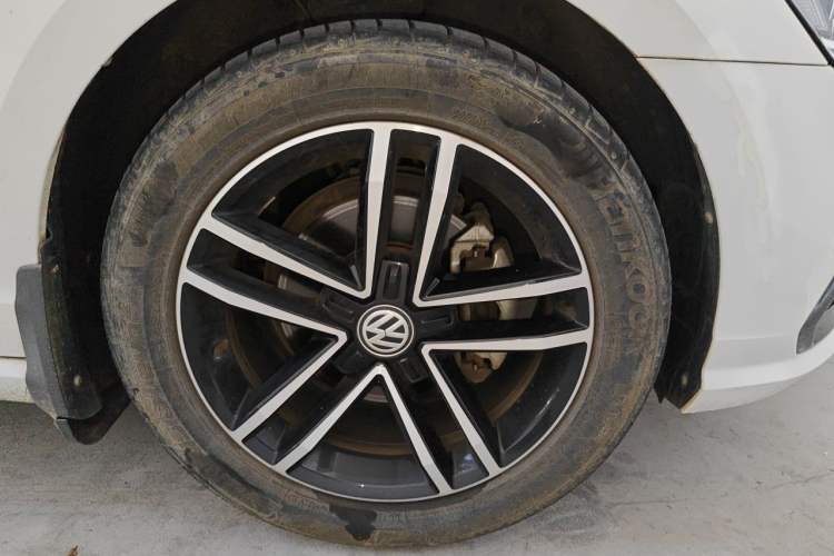 Used Volkswagen Lamando 2021 Revised Version 280TSI DSG Comfort Edition Right Front Wheel Hub