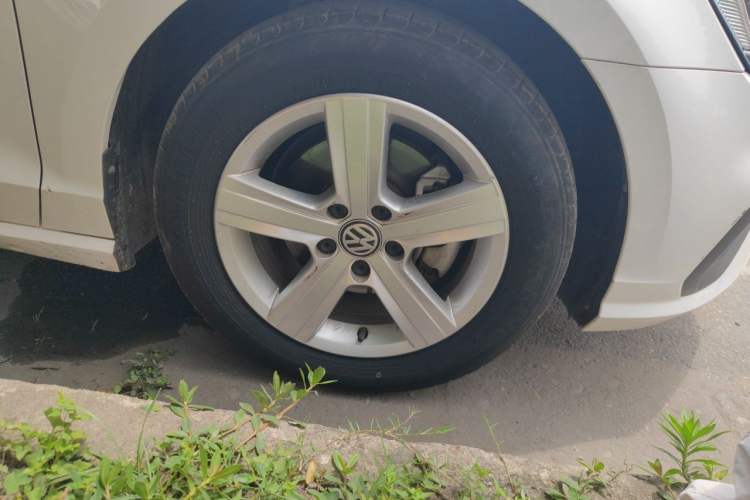 Used Volkswagen Lamando 2021 230TSI DSG Fashion Edition Right Front Wheel Hub
