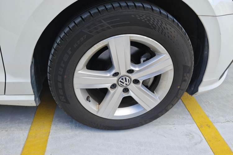 Used Volkswagen Lamando 2021 230TSI DSG Fashion Edition Right Front Wheel Hub