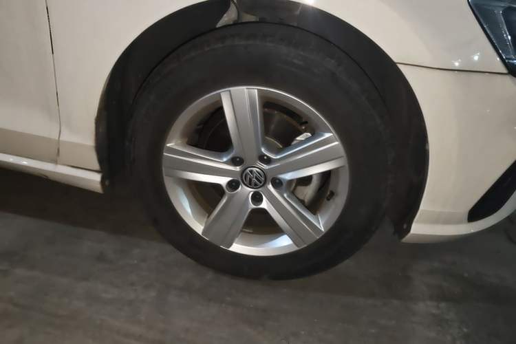 Used Volkswagen Lamando 2021 230TSI DSG Fashion Edition Right Front Wheel Hub