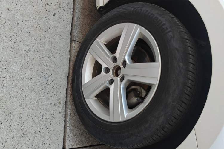 Used Volkswagen Lamando 2021 230TSI DSG Fashion Edition Right Front Wheel Hub