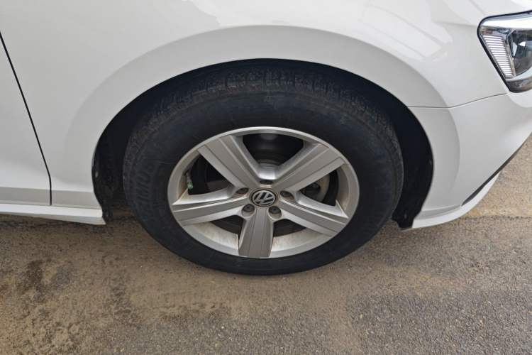 Used Volkswagen Lamando 2021 230TSI DSG Fashion Edition Right Front Wheel Hub