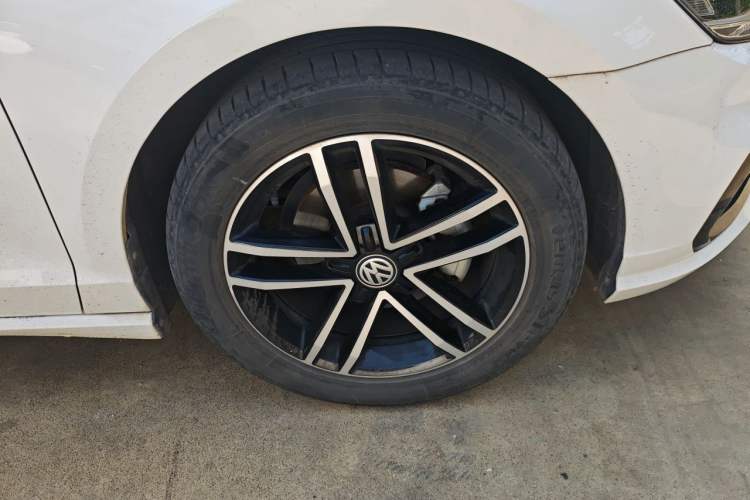 Used Volkswagen Lamando 2021 Revised Version 280TSI DSG Comfort Edition Right Front Wheel Hub
