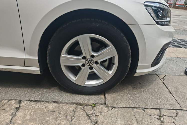 Used Volkswagen Lamando 2021 230TSI DSG Fashion Edition Right Front Wheel Hub