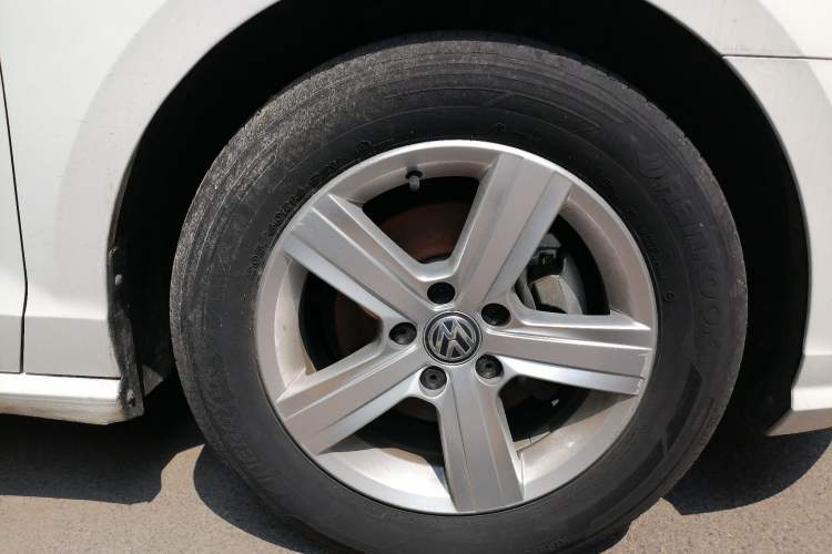 Used Volkswagen Lamando 2021 230TSI DSG Fashion Edition Right Front Wheel Hub