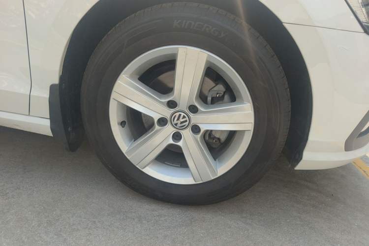 Used Volkswagen Lamando 2021 230TSI DSG Fashion Edition Right Front Wheel Hub