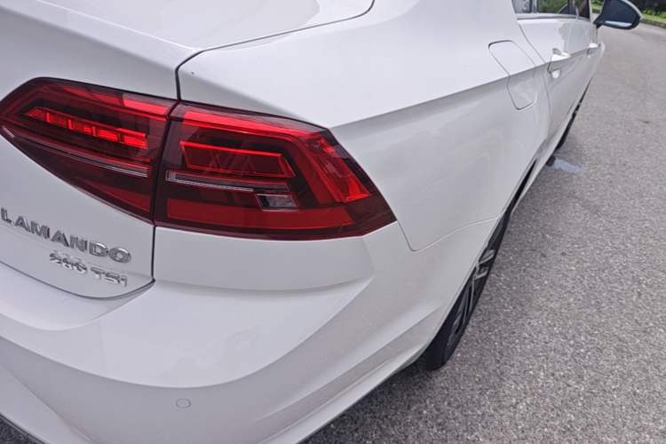 Used Volkswagen Lamando 2021 280TSI DSG Comfort Edition Right Rear Taillight