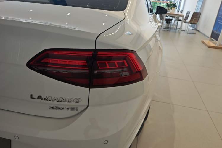 Used Volkswagen Lamando 2021 230TSI DSG Fashion Edition Right Rear Taillight