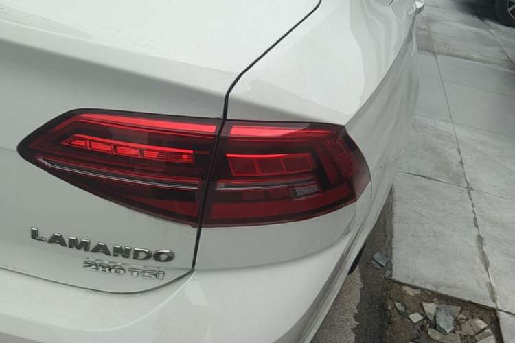 Used Volkswagen Lamando 2021 280TSI DSG Comfort Edition Right Rear Taillight