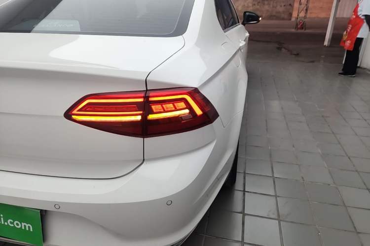 Used Volkswagen Lamando 2021 280TSI DSG Comfort Edition Right Rear Taillight