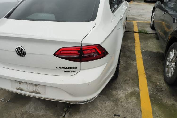Used Volkswagen Lamando 2021 280TSI DSG Luxury Phantom Edition Right Rear Taillight