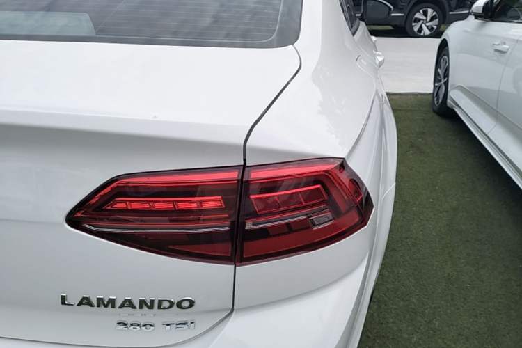 Used Volkswagen Lamando 2021 230TSI DSG Fashion Edition Right Rear Taillight