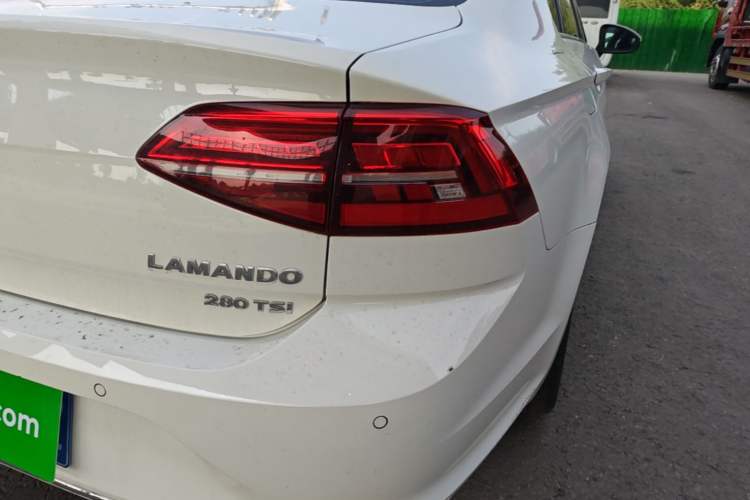 Used Volkswagen Lamando 2021 280TSI DSG Comfort Edition Right Rear Taillight
