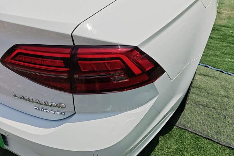Used Volkswagen Lamando 2021 280TSI DSG Comfort Edition Right Rear Taillight