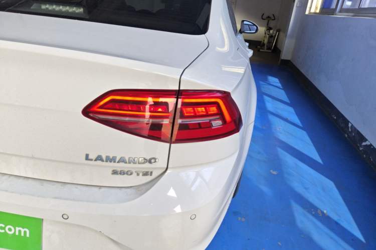 Used Volkswagen Lamando 2021 280TSI DSG Comfort Edition Right Rear Taillight