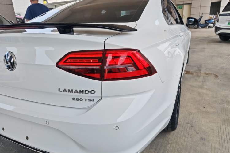 Used Volkswagen Lamando 2021 280TSI DSG Comfort Edition Right Rear Taillight