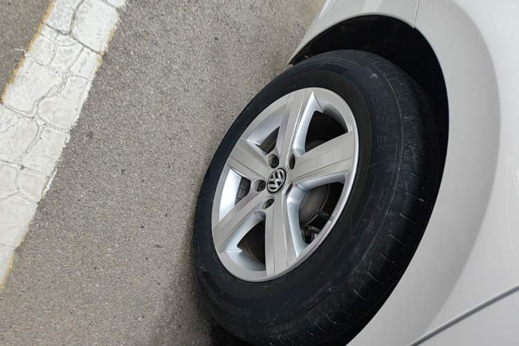 Used Volkswagen Lamando 2021 230TSI DSG Fashion Edition Right Rear Wheel Hub