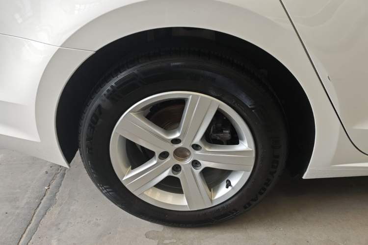 Used Volkswagen Lamando 2021 230TSI DSG Fashion Edition Right Rear Wheel Hub