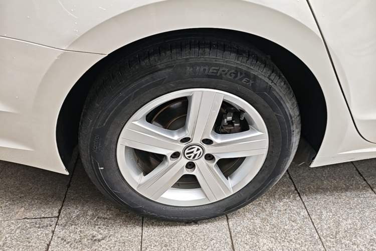 Used Volkswagen Lamando 2021 230TSI DSG Fashion Edition Right Rear Wheel Hub