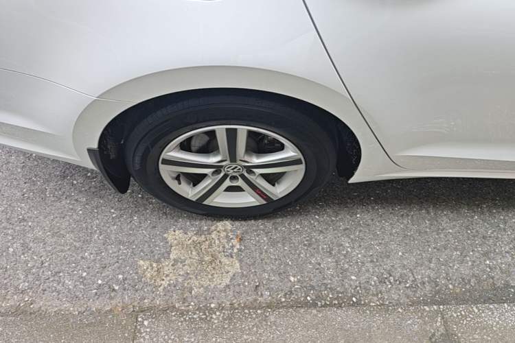 Used Volkswagen Lamando 2021 230TSI DSG Fashion Edition Right Rear Wheel Hub