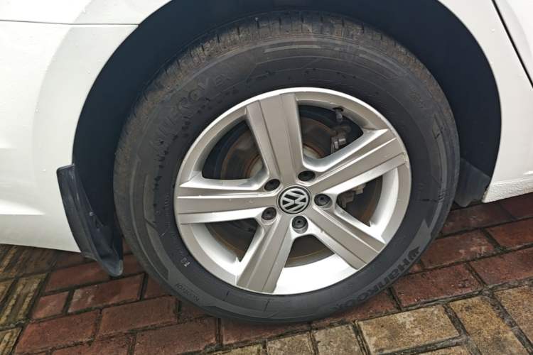 Used Volkswagen Lamando 2021 230TSI DSG Fashion Edition Right Rear Wheel Hub