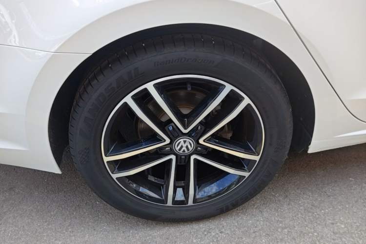 Used Volkswagen Lamando 2021 Revised Version 280TSI DSG Comfort Edition Right Rear Wheel Hub