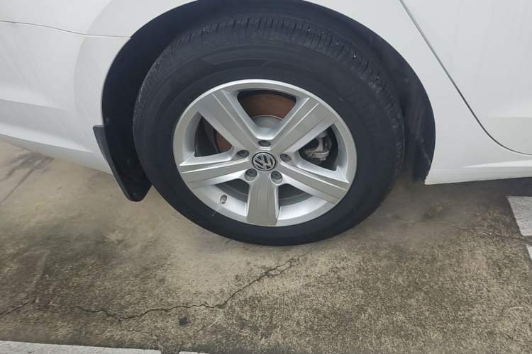 Used Volkswagen Lamando 2021 230TSI DSG Fashion Edition Right Rear Wheel Hub