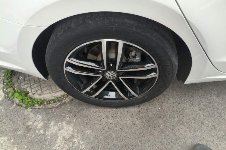 Used Volkswagen Lamando 2021 Revised Version 280TSI DSG Comfort Edition Right Rear Wheel Hub