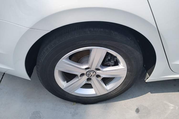 Used Volkswagen Lamando 2021 230TSI DSG Fashion Edition Right Rear Wheel Hub